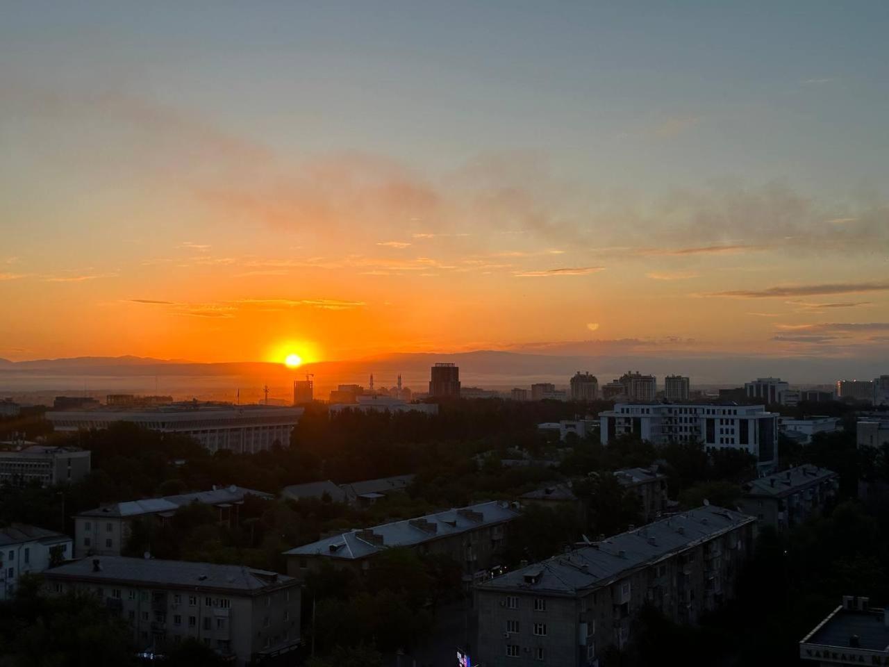 Apartment With City View On Sydykova St. 123 Bishkek Bagian luar foto